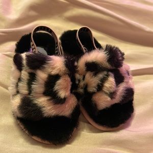Toddler size 7 UGG SLIPPERS